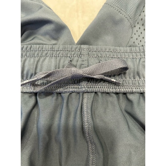 Under Amour Gray Athletic Training Shorts, Size XXL - Picture 4 of 7